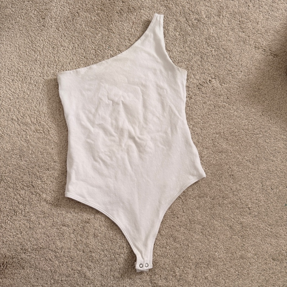 Abercrombie & Fitch White One-Shoulder Ribbed Bodysuit